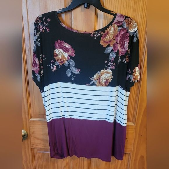 Maurices Short Sleeve Top - Picture 2 of 4